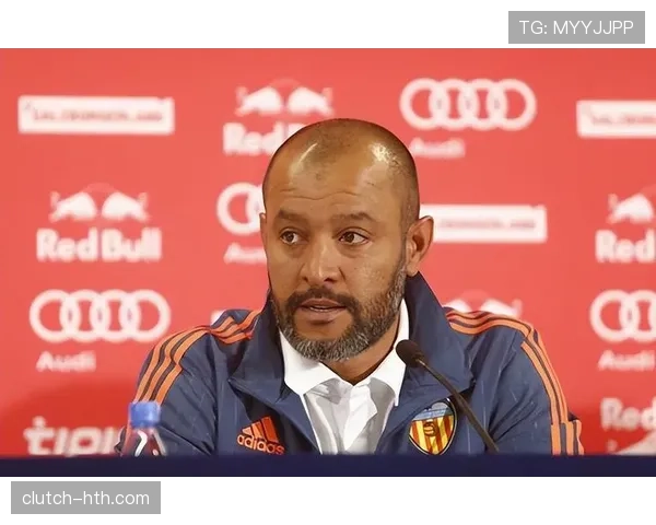 瓦伦西亚:财政危机长期影响逐步显现,对俱乐部稳定性造成冲击 瓦伦西亚:财政危机长期影响逐步显现,对俱乐部稳定性造成冲击